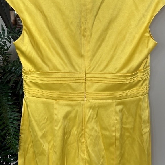 NWOT Sophia Christina Bright Yellow Dress Zippered Cap Sleeves Satiny - Picture 10 of 12